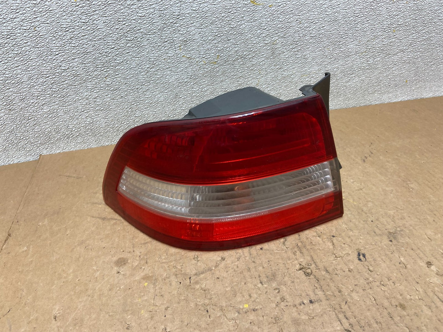 2003 to 2007 Saab 9-3 Left Driver LH Side Tail Light Z8020 DG0