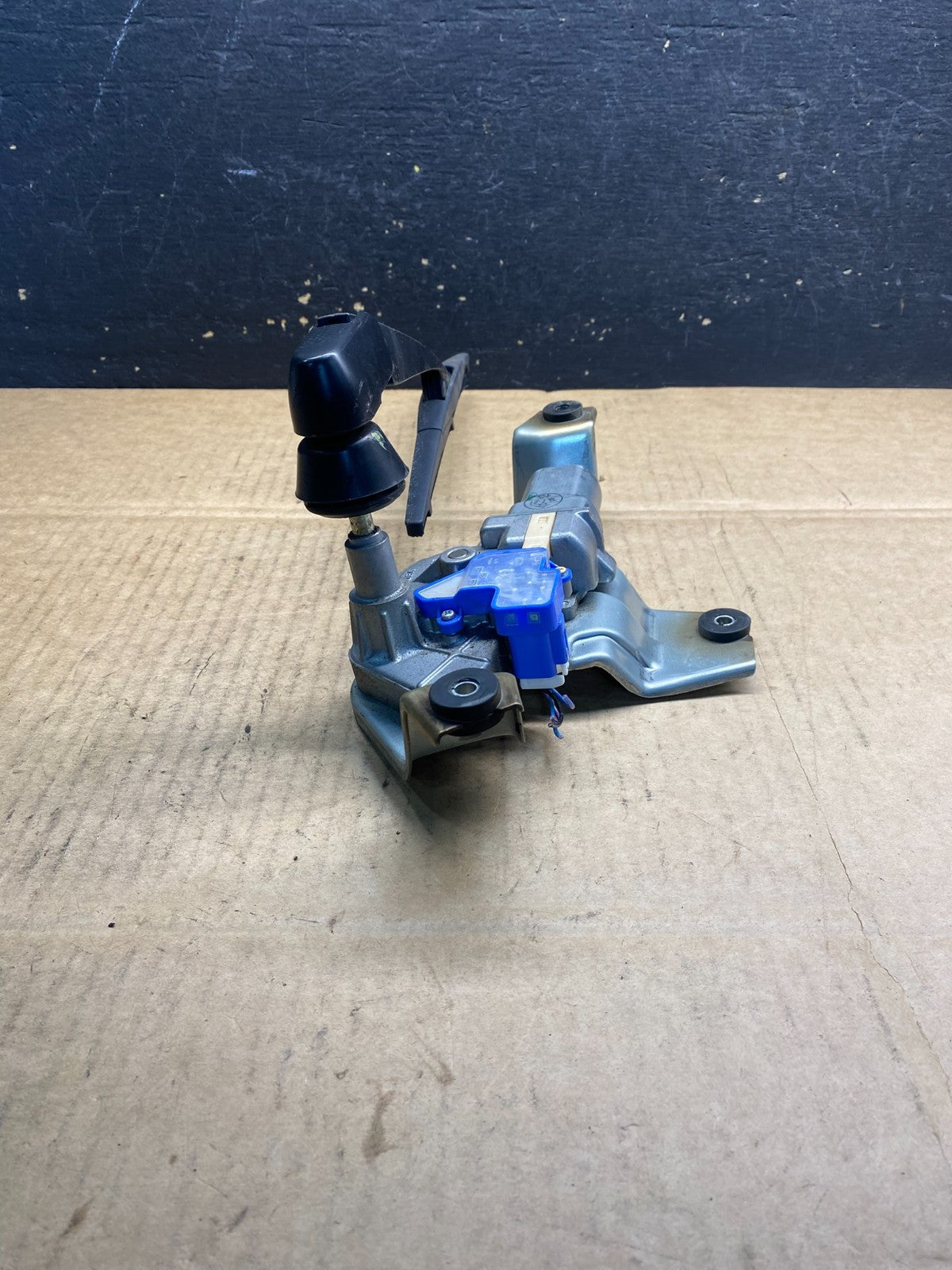 2011 to 2020 Mitsubishi Outlander Sport Wiper Motor Rear AB40054