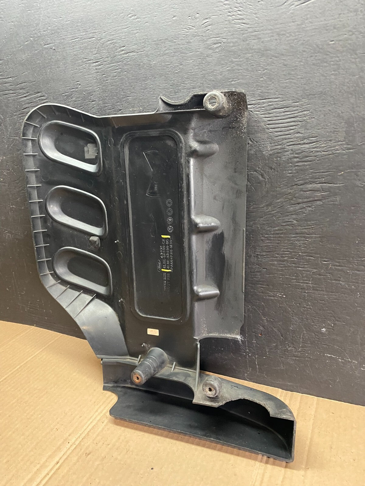 2000 to 2003 Mazda Tribute  DOHC 24 VALVE Engine Shield Top Cover D2573 PS5