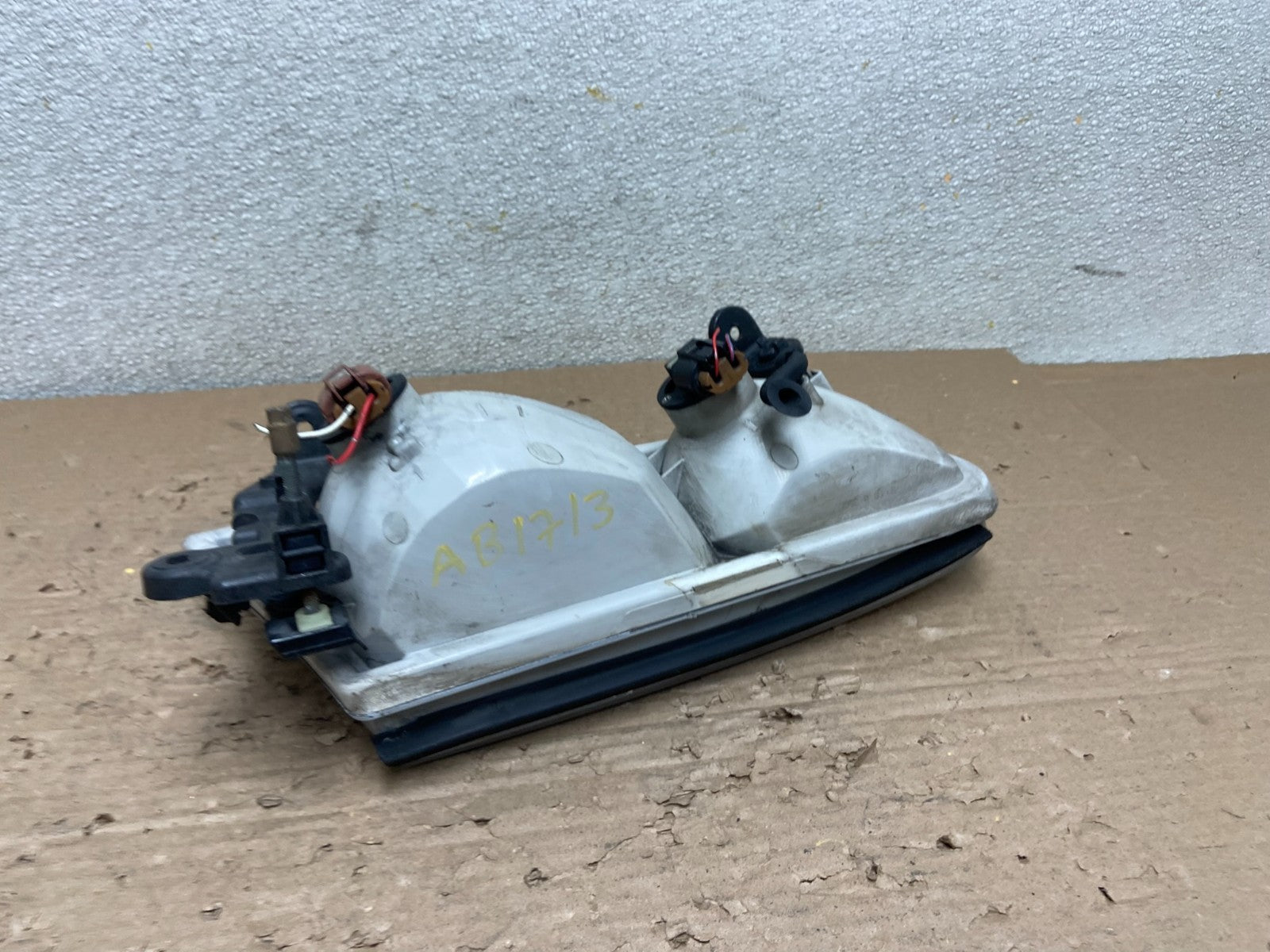 2000 to 2001 Toyota Camry Front Left Driver Side Headlight AB1713 DW7