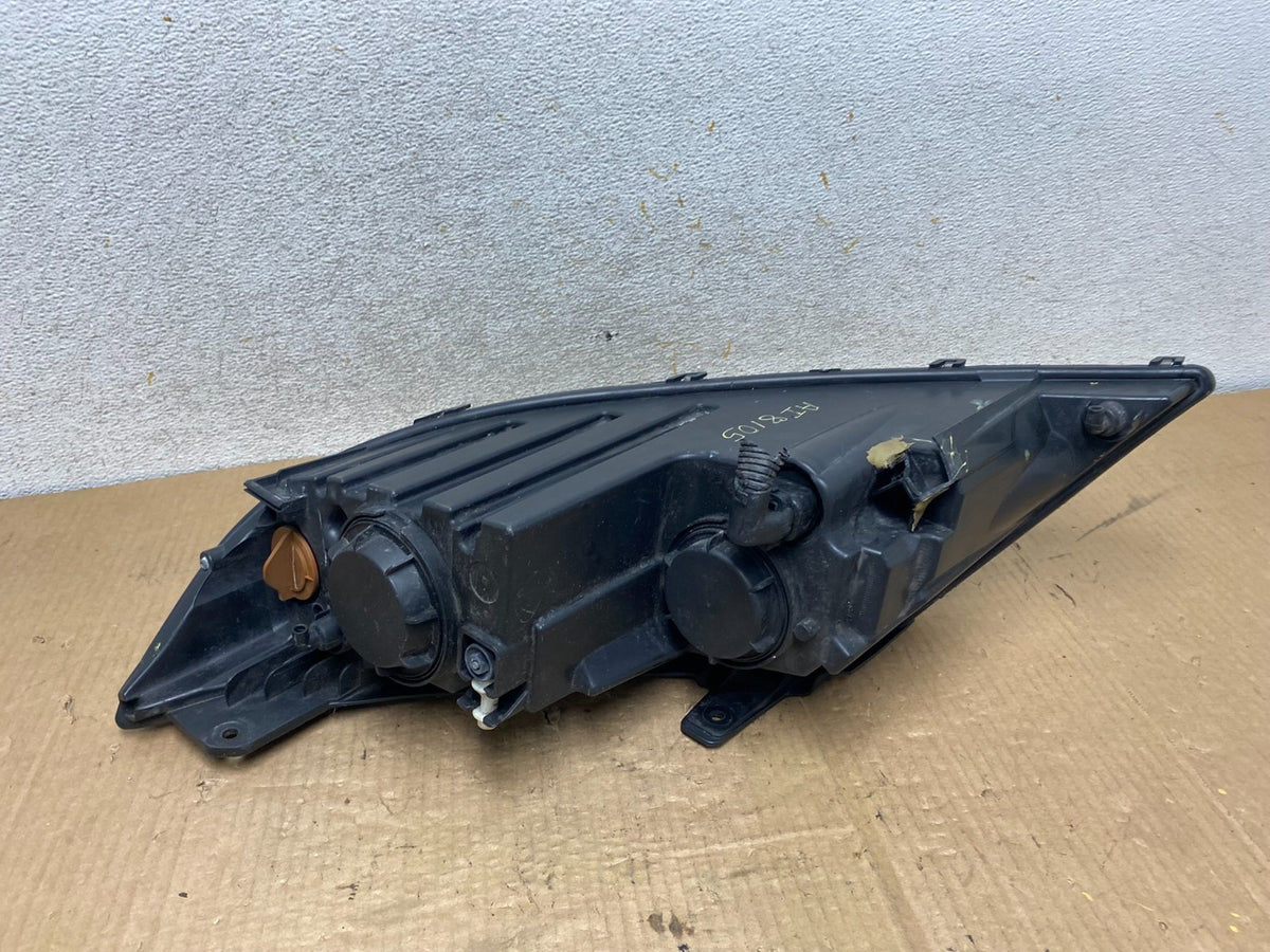 2011 to 2013 Kia Sorento Right Passenger RH Side Headlight Halogen AI8105 DW5