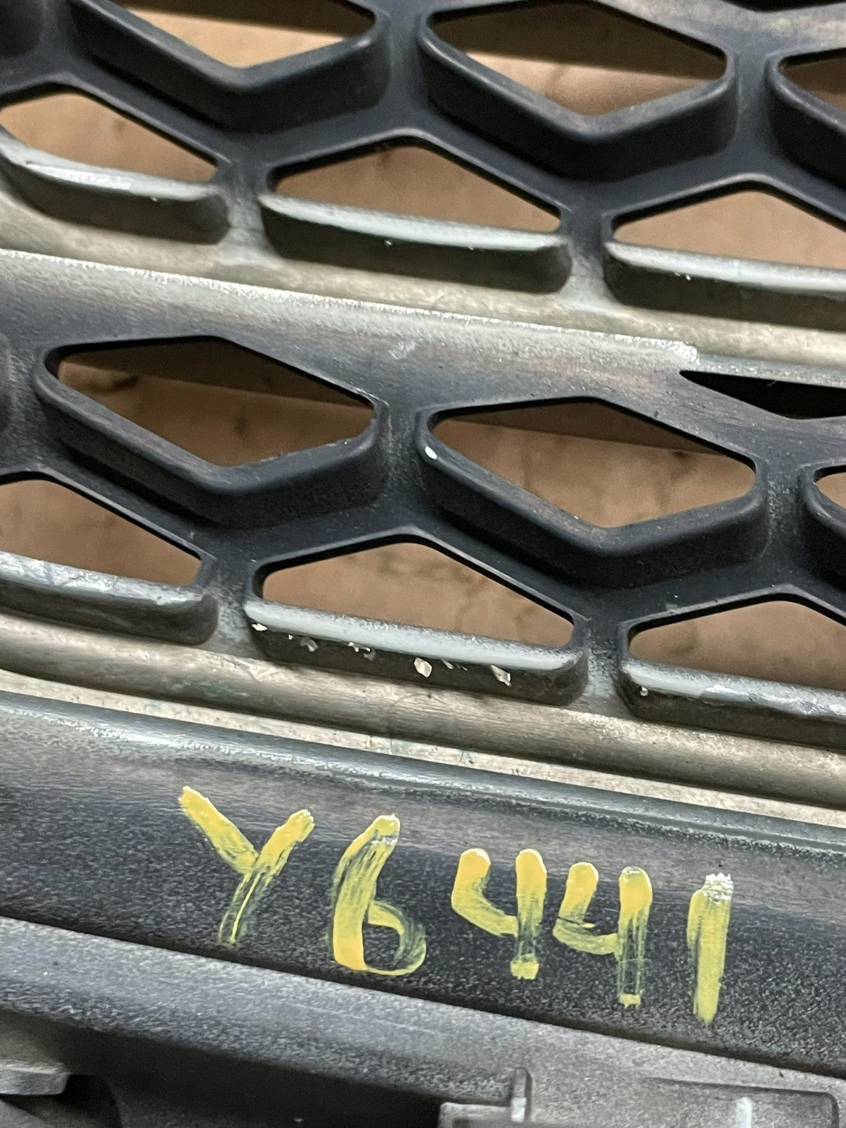 2009 to 2011 Nissan Maxima Front Upper Grill Grille 62070-9N00A Y6441 DG10