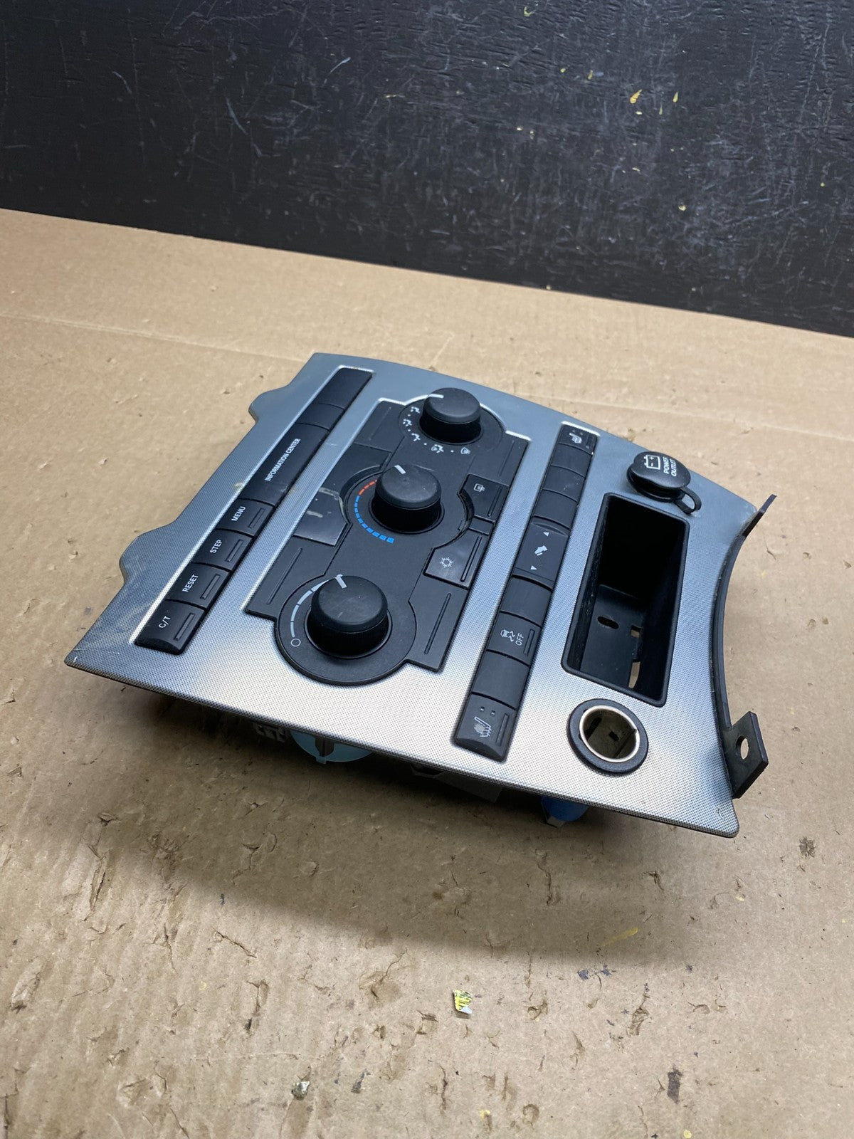 2005 2006 2007 Jeep Commander Grand Cherokee A/C Climate Control Bezel AC6605 DG4