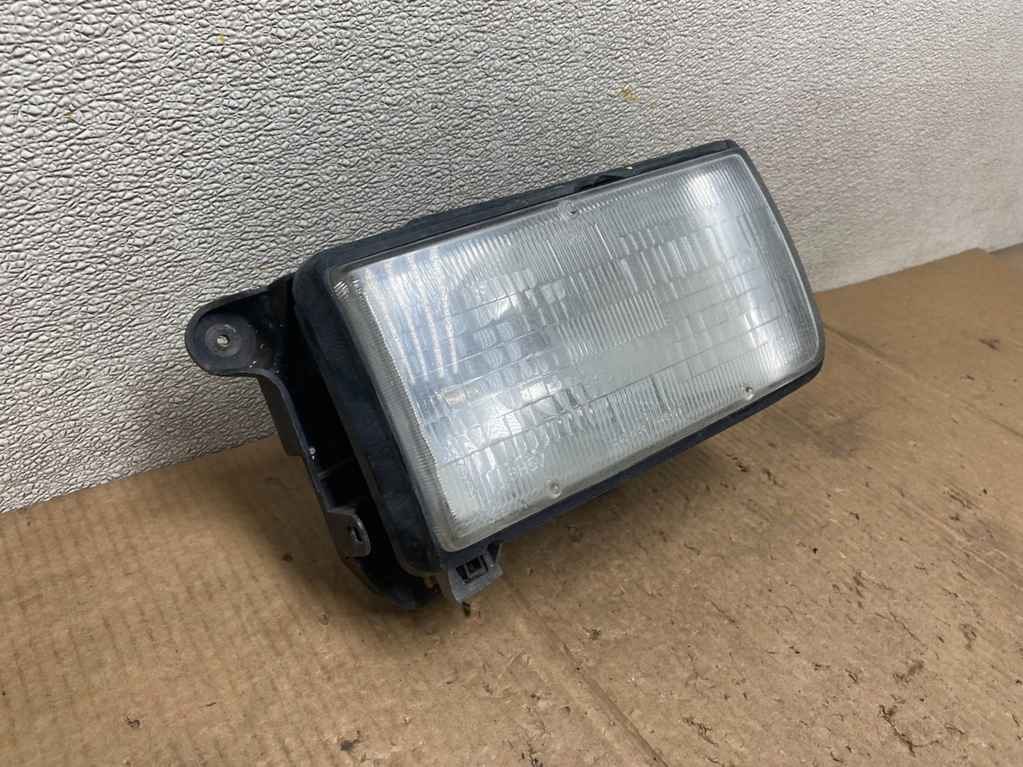 1991 to 1997 Isuzu Rodeo Right Passenger RH Side Halogen Headlight aa6667  DG2