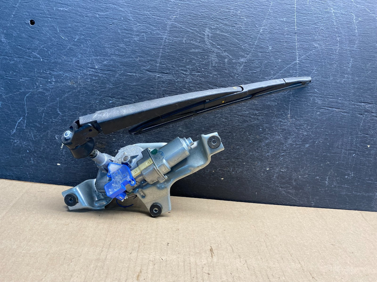 2011 to 2020 Mitsubishi Outlander Sport Wiper Motor Rear AG9660 DG0
