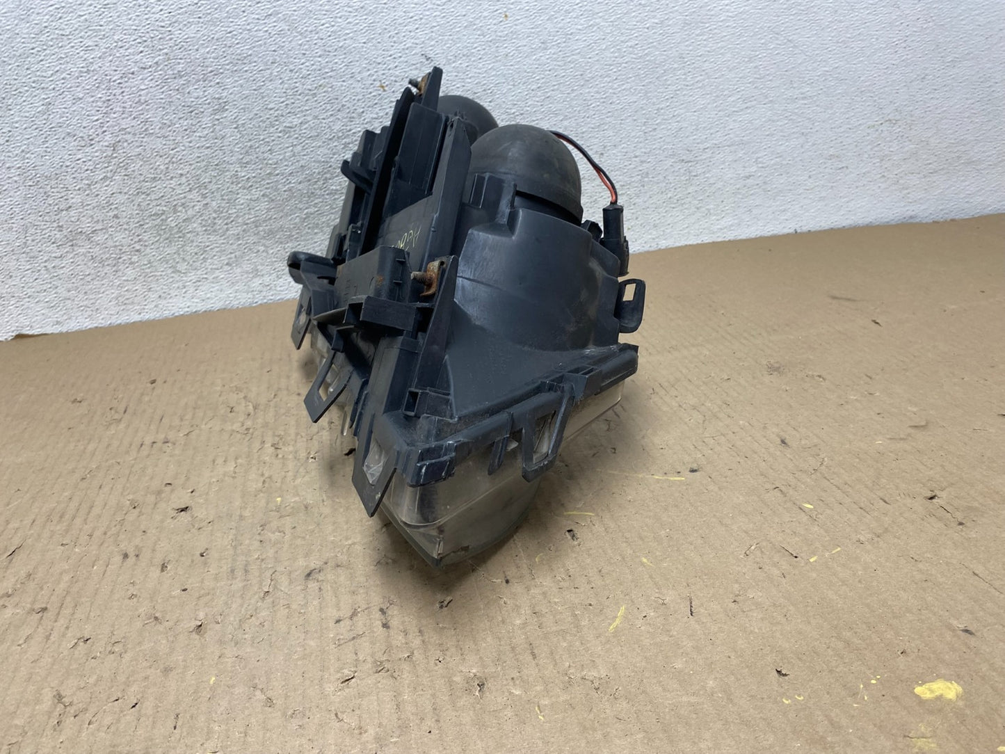 2002 to 2005 BMW 3 E46 Sedan Left Driver LH Halogen Headlight AG8025 DW7