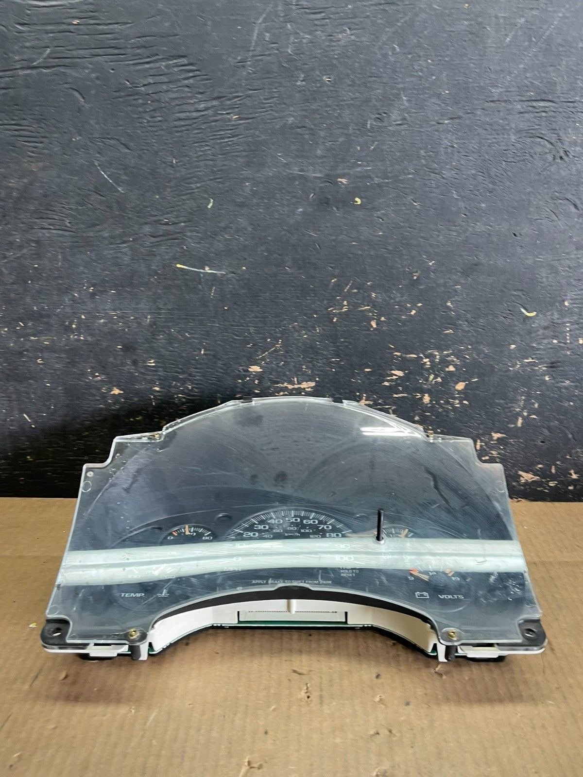 2000 to 2005 Chevrolet Astro Cluster Gauge Speedometer ECM ab2886 DG2