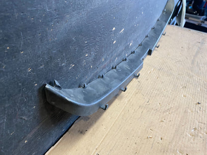 2014 - 2016 Chevrolet Malibu Front Upper Inner Grille Air Deflector OEM R2222 DG9