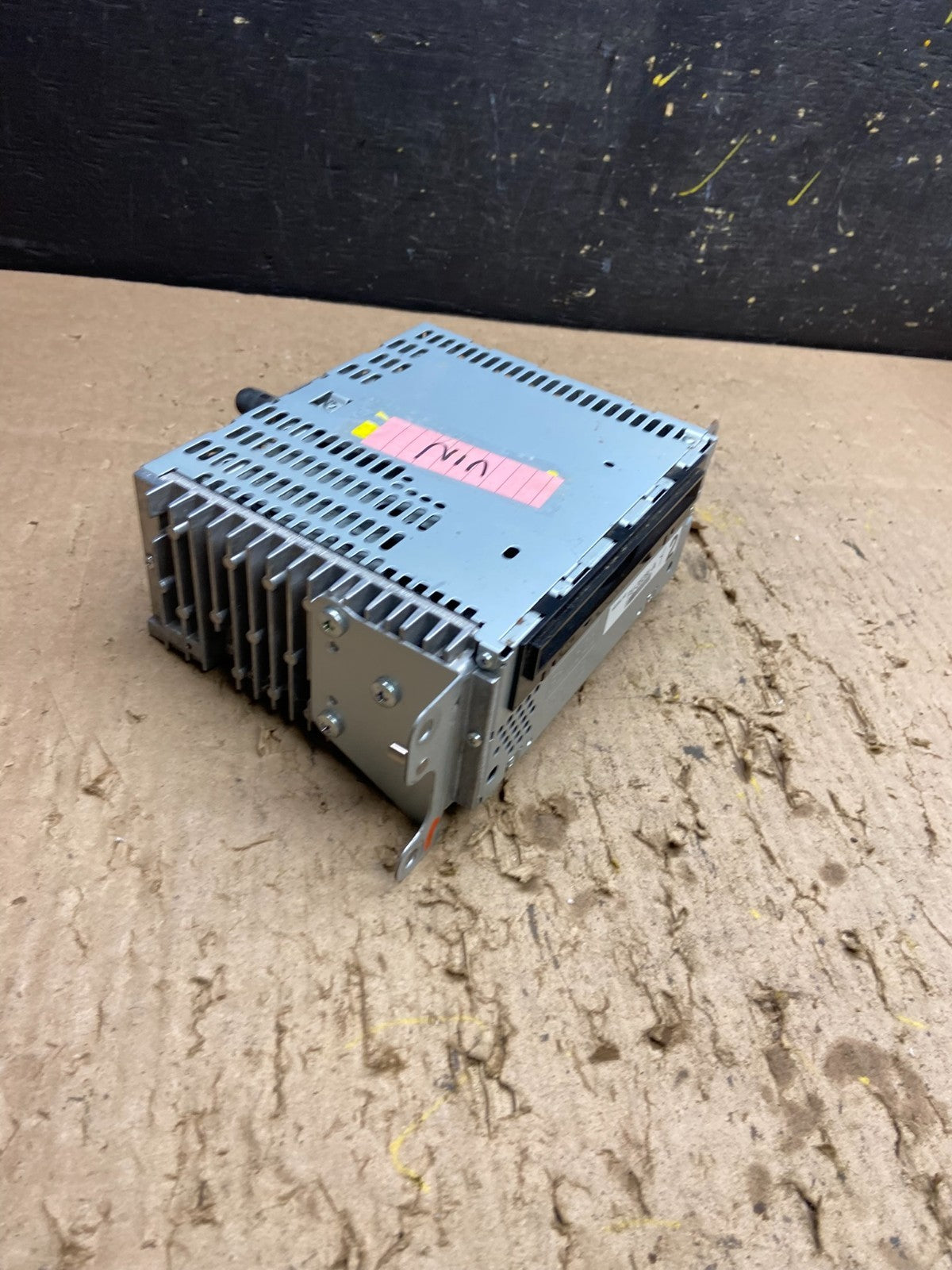 2013 to 2014 Ford Edge AM/FM Radio Reciever OEM t8358 DG1