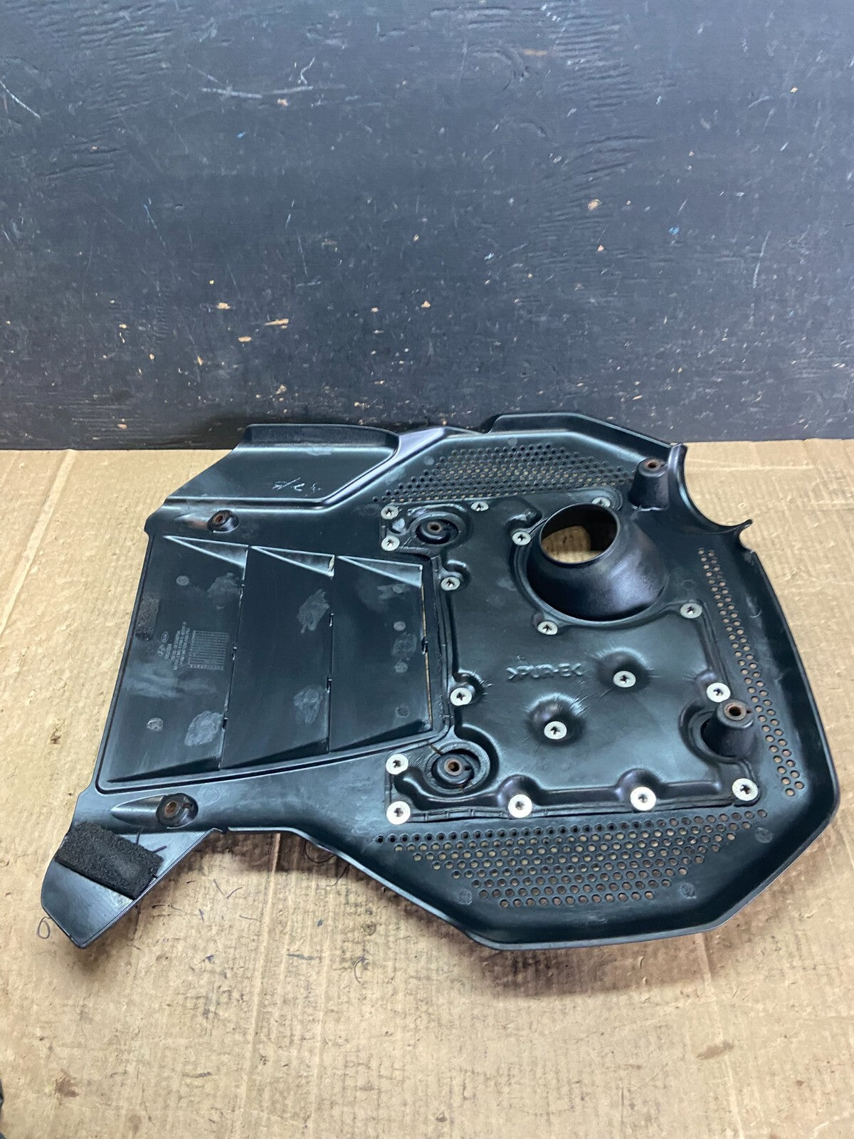 2006 to 2010 Hyundai Azera V6 Engine Motor Shield Cover OEM o3319 DG6