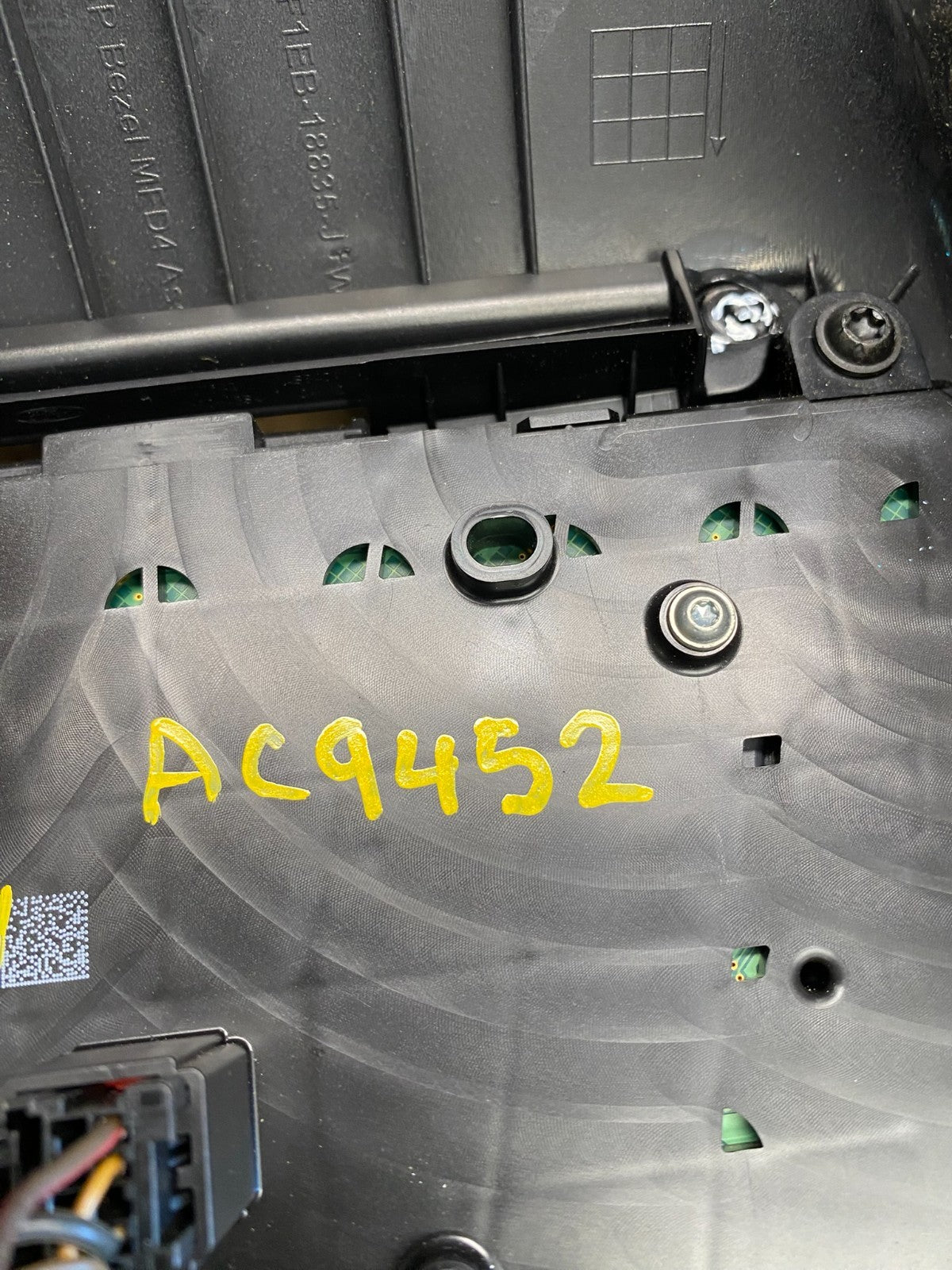 2015 to 2018 Ford Focus Center Radio Stereo Control Unit Trim ac9452 DG5