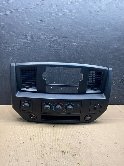 2002 to 2005 Dodge Ram Radio Climate Control Dash Air Vent Bezel Trim M6564 DG0