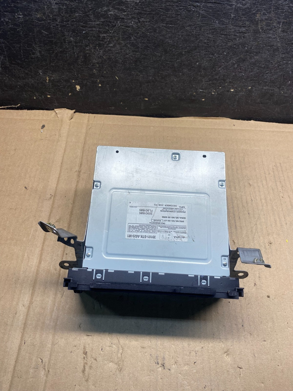 2008-2009 Acura RDX AM FM Radio 6 Disc CD MP3 WMA Player AJ0534 DG4