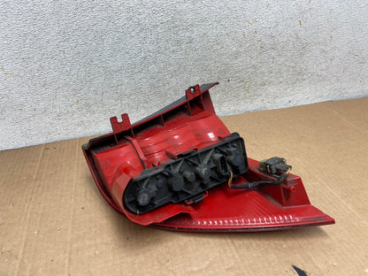 2002-2005 Mercedes ML 350 Ml-Class Right Passenger Rh Side Tail Light AI8403 LK5