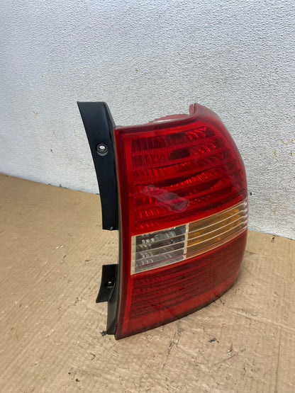 2005 to 2007 Kia Sportage Right Passenger Side RH Side Tail Light AI8302 LK2