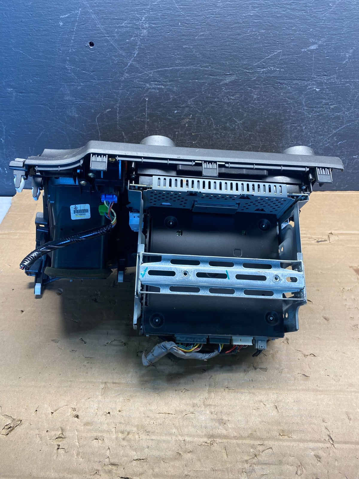 2006 - 2011 Honda Civic Radio AM/FM Climate Control Air Vent Bezel ad9641 DG4