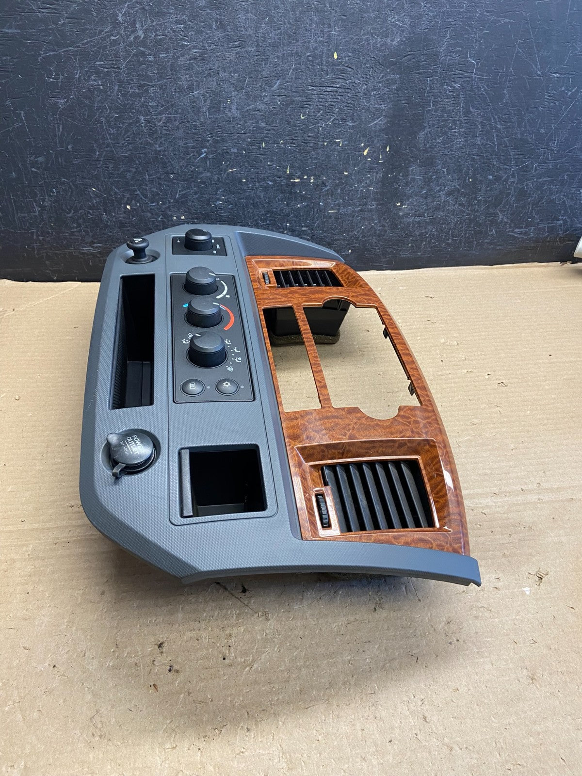2006 to 2008 Dodge Ram Radio Climate Control A/C Heat Dash Bezel Trim AH3676 DG2