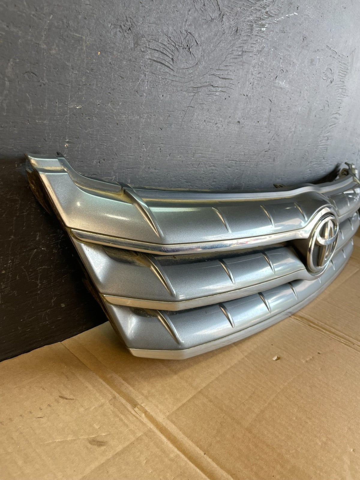 2005 2006 2007 Toyota Avalon Front Upper Grill Grille AC5286 DG1