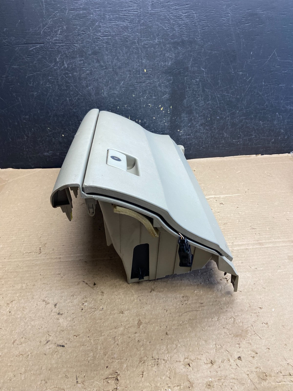 2007-2011 Toyota Camry Front Right Passenger Storage Glove Box AH5481 DW1