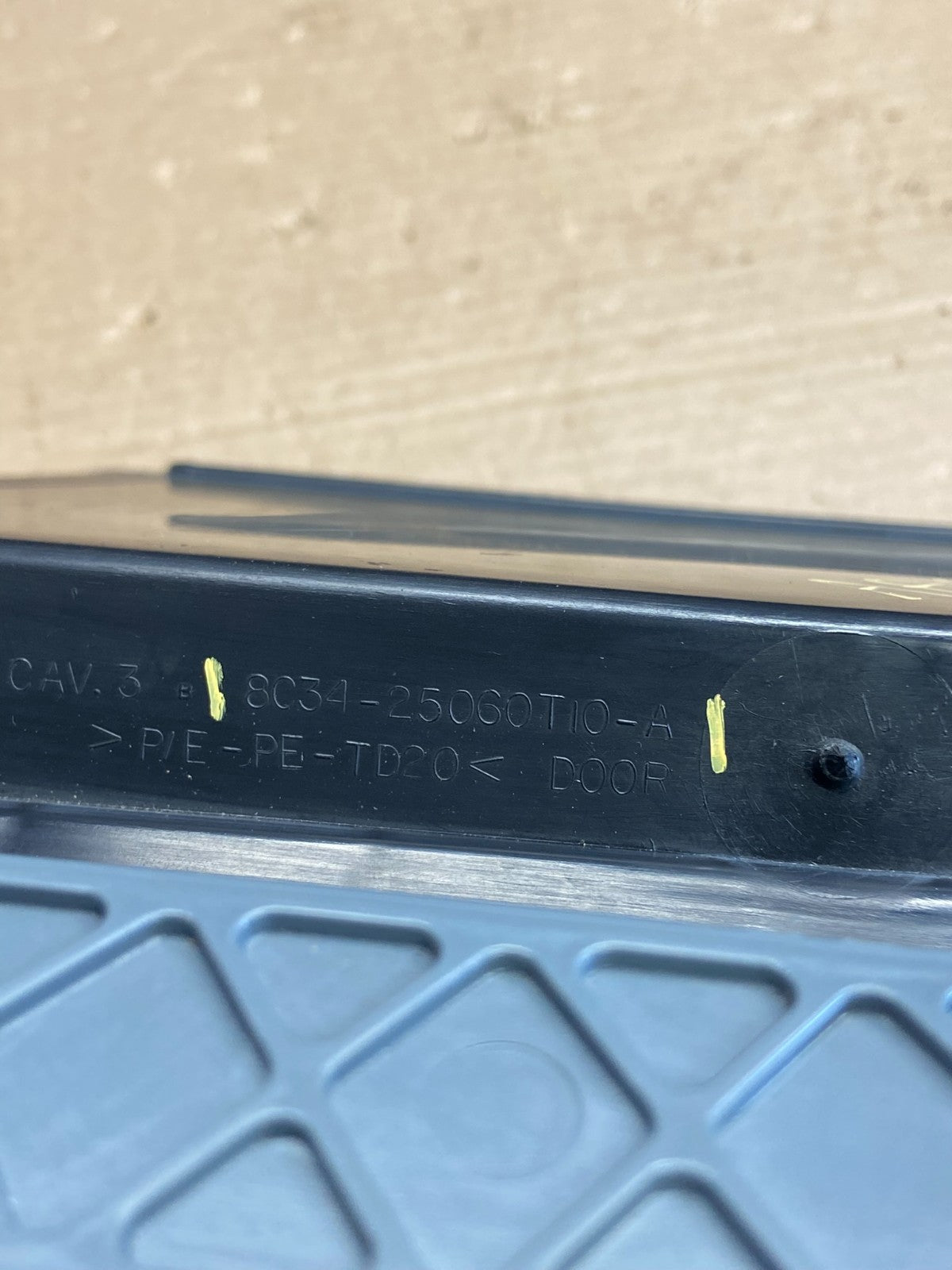 2011 - 2016 Ford F250 F350 Front Right Passenger Storage Glove Box af2619 DG6