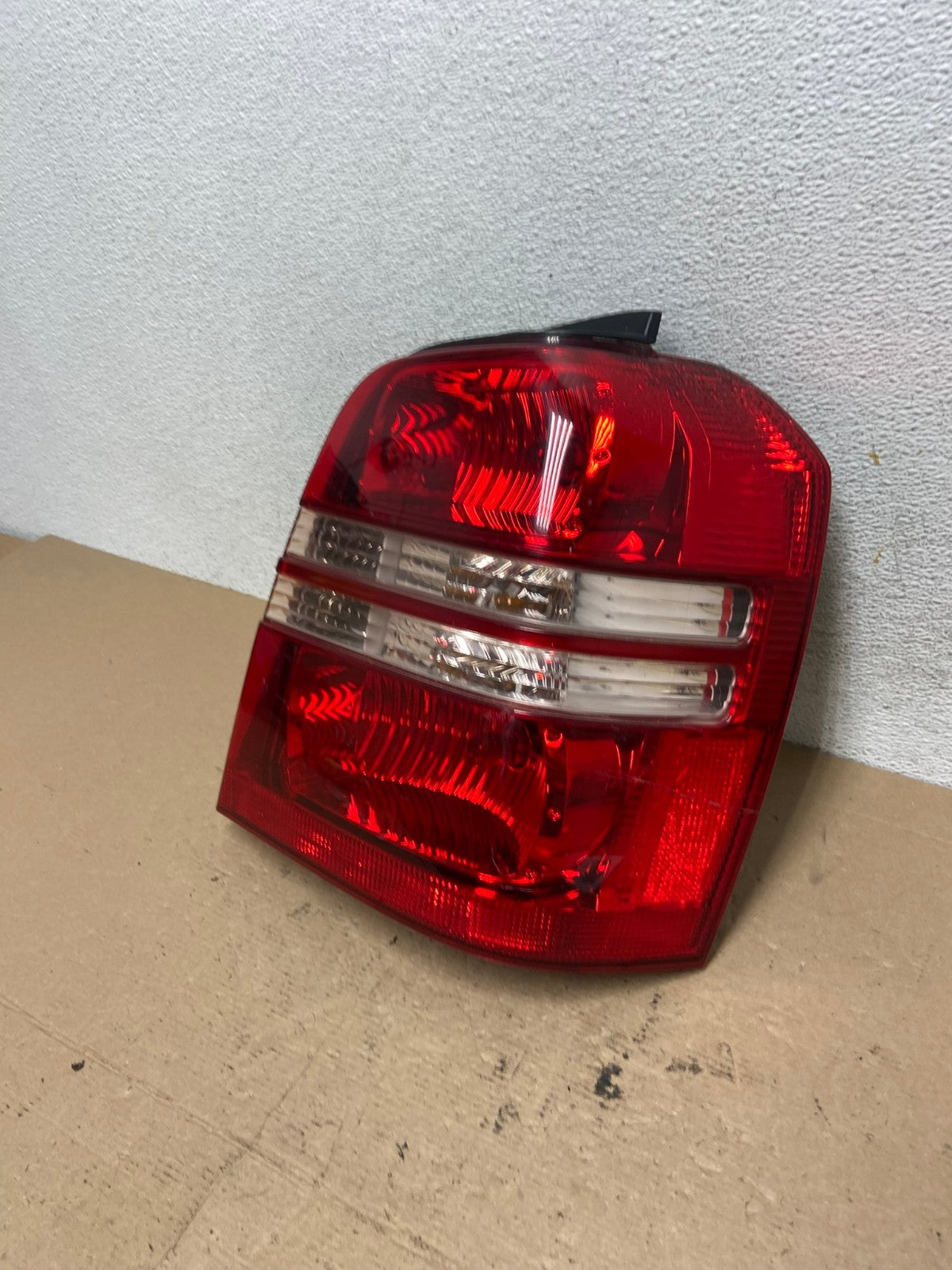 2001 2002 2003 Toyota Highlander Right Passenger RH Tail Light AF4734 LK1