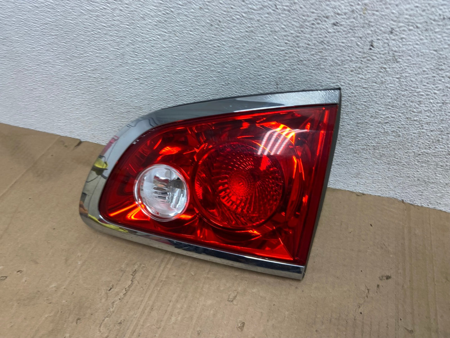 2008-2012 Buick Enclave Right Passenger Rh Inner Tail Light AE9176 LK1