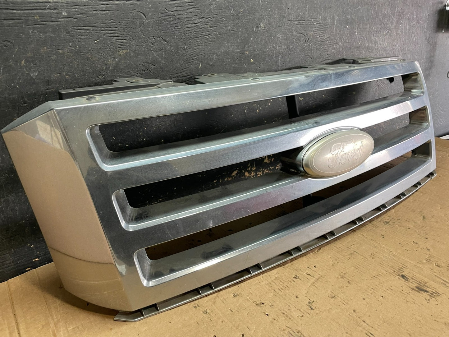 2007 to 2014 Ford Expedition Front Upper Chrome Grill Grille Oem Z5916 DG2