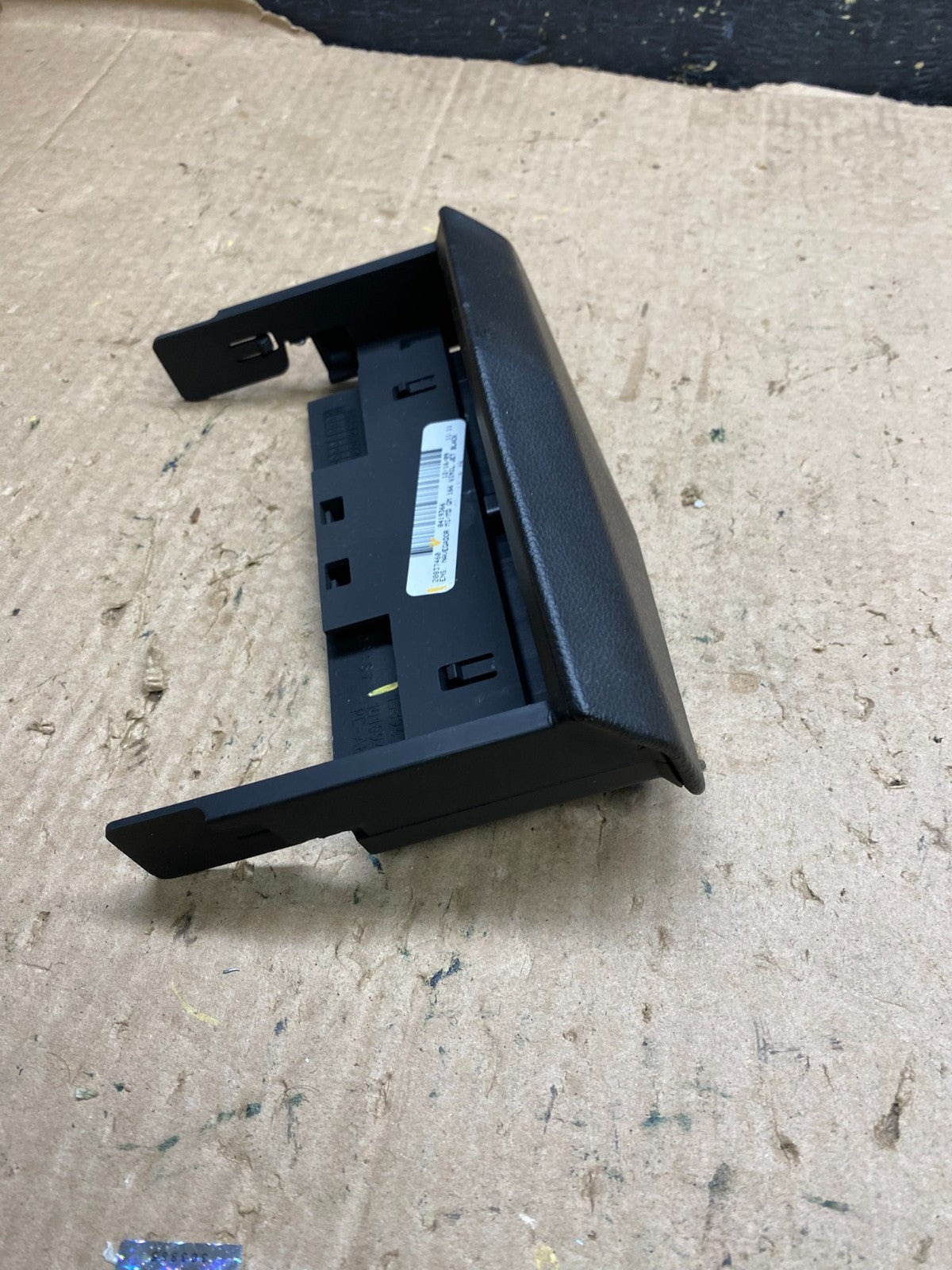 2010-2012 Cadillac SRX A/C Pop Up Display Upper Cover Assembly  z1849 DG2