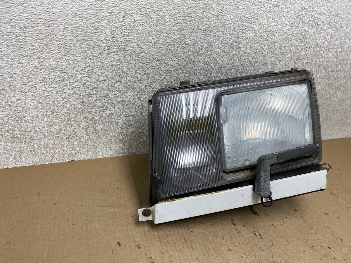 1986-1993 Mercedes Benz w124 300 300d 300e Left Driver Side Headlight AH59661