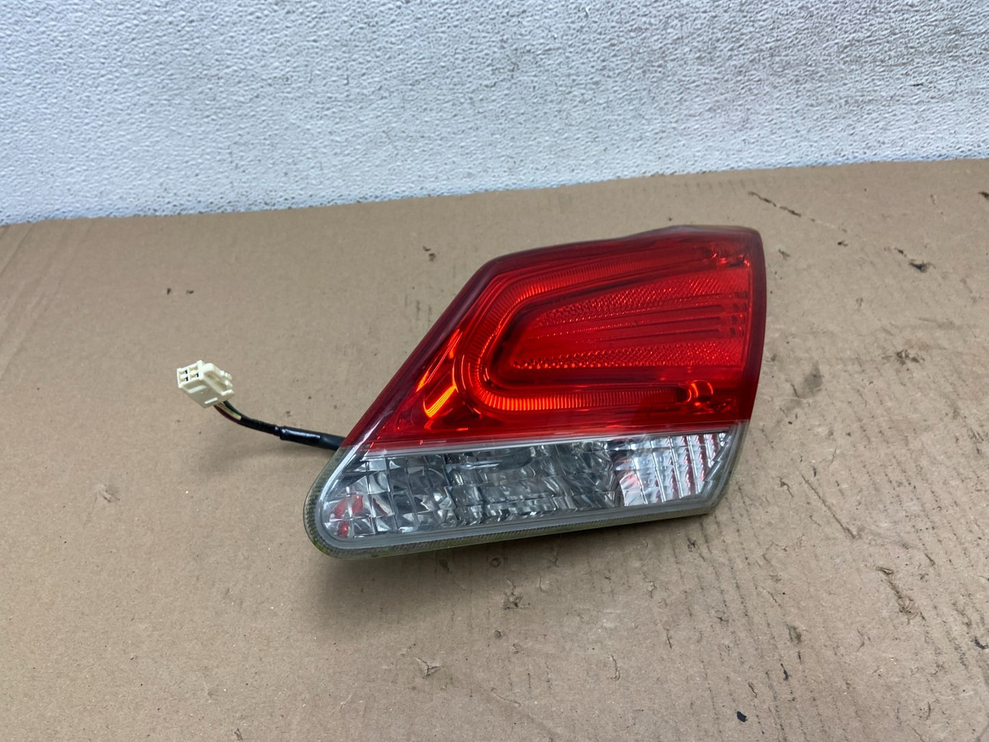 2011 to 2012 Toyota Avalon Right Passenger Side Tail Light Inner AF3240 DW2