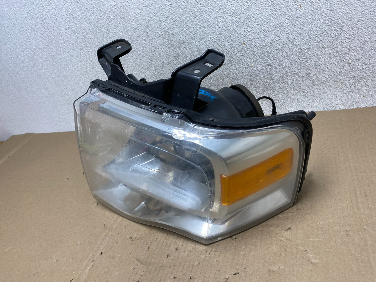 2007 - 2014 Ford Expedition Left Driver LH Side Headlight Halogen AG6925 DW1