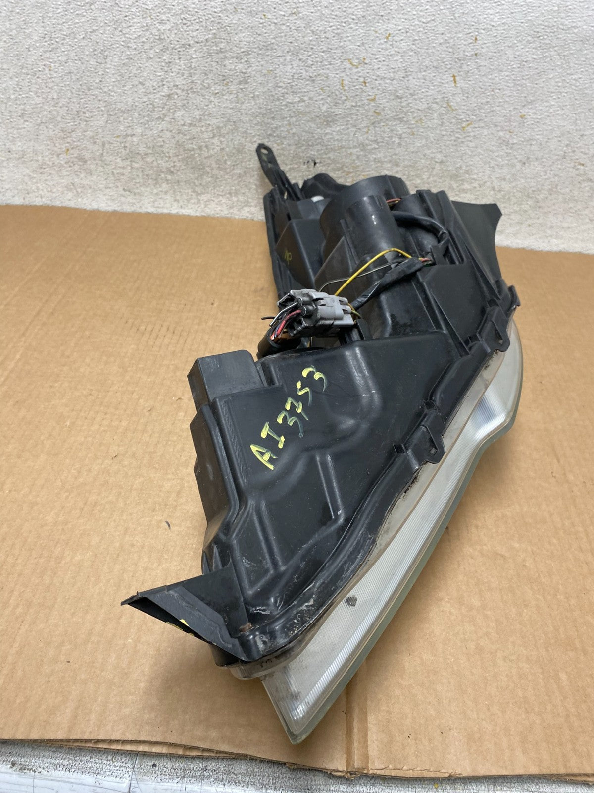 2010-2012 Subaru Legacy Outback Right Passenger Headlight AI3753 DW9