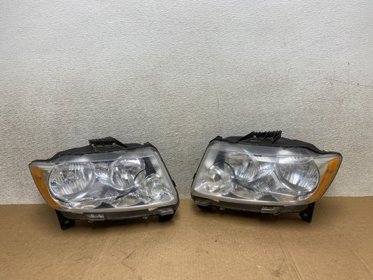 2011-2013 Jeep Grand Cherokee Left+Right Halogen Headlights W8417 DW0