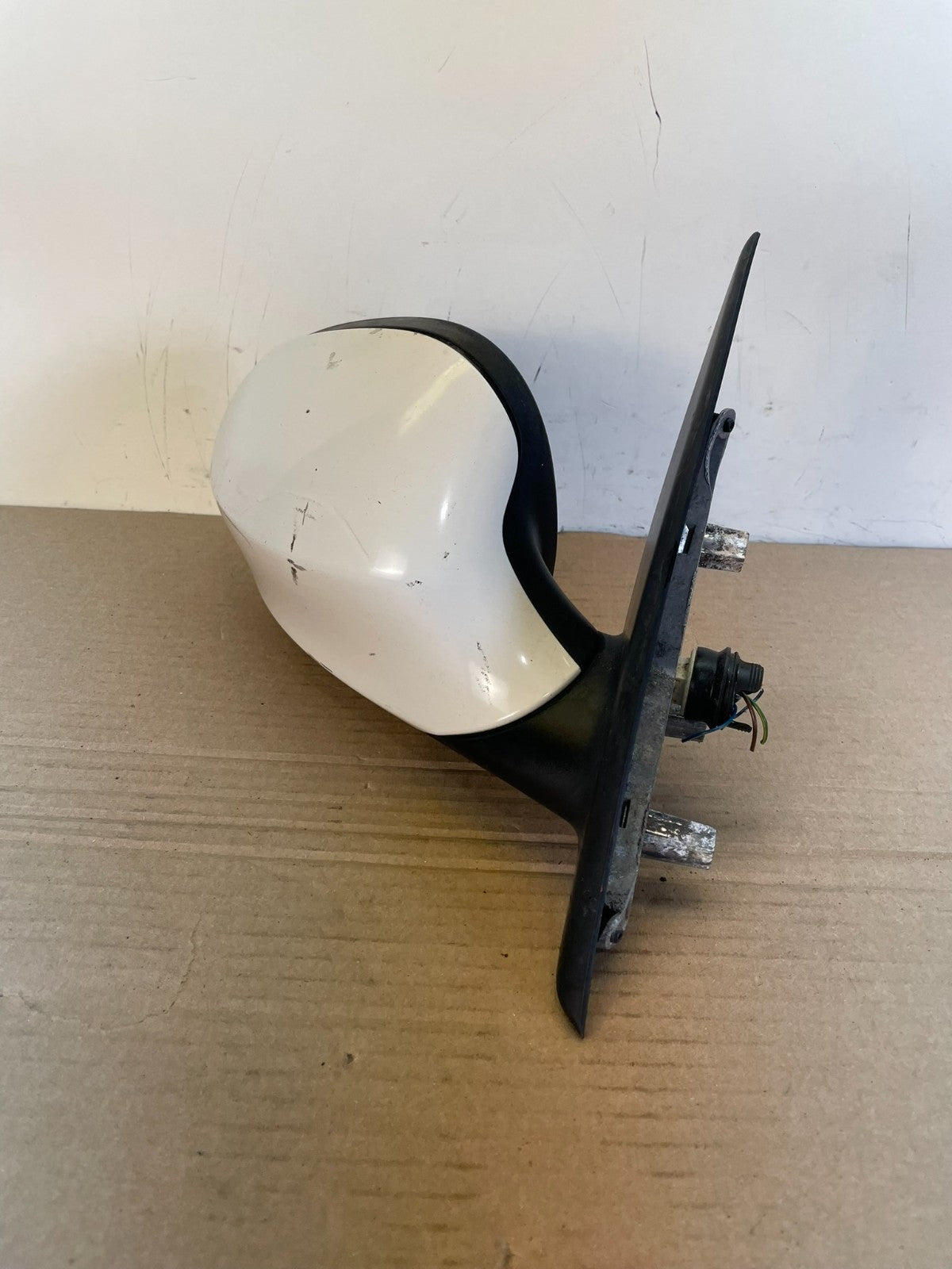 2009 to 2011 BMW 328i 335i Right Passenger Side View Door Mirror AG9919 DW1
