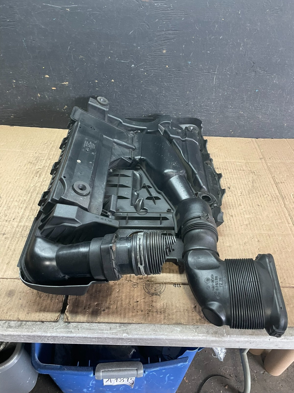 2005 to 2008 Volkswagen Jetta Beetle 2.5L Passat Engine Cover 07k129601G M9118 D7