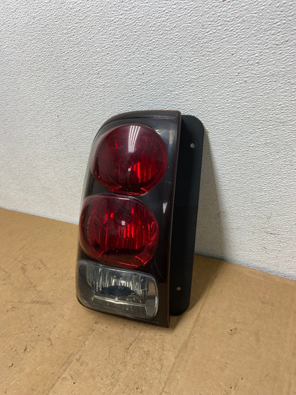 2002 to 2009 Chevrolet Trailblazer Left Driver LH Side Tail Light AD1227 LK1