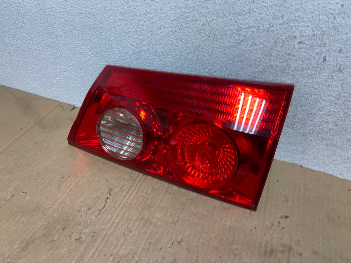 2006 to 2010 Toyota Sienna Right Passenger Rh Inner Tail Light AE9272 LK1