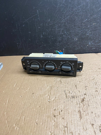 1999 to 2002 Chevrolet Silverado HVAC Heater Climate Control Module AE4495 DG0