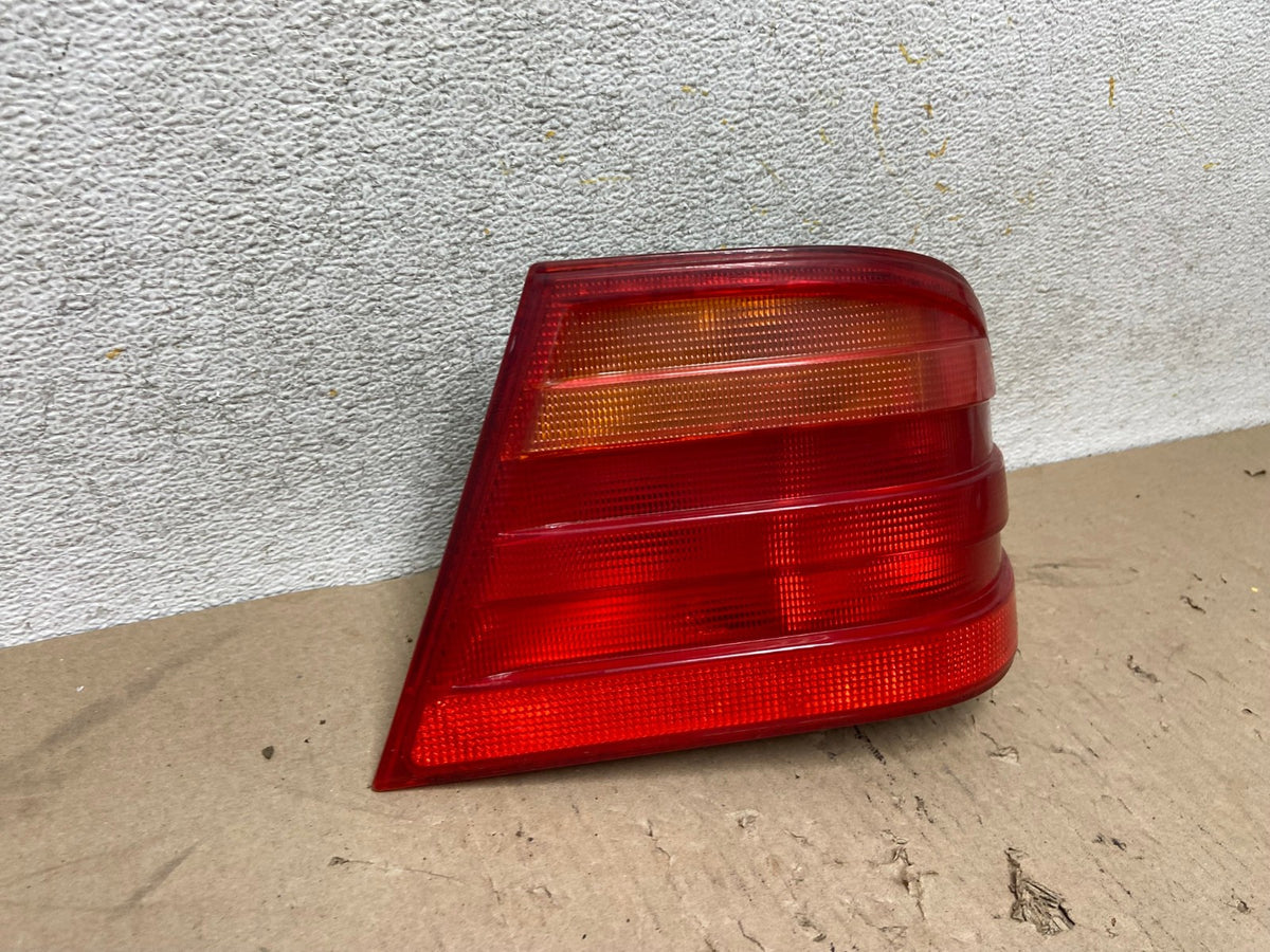 1996 - 1999 Mercedes-Benz E W210 E320 Right Passenger Tail Light AH7702 LK1