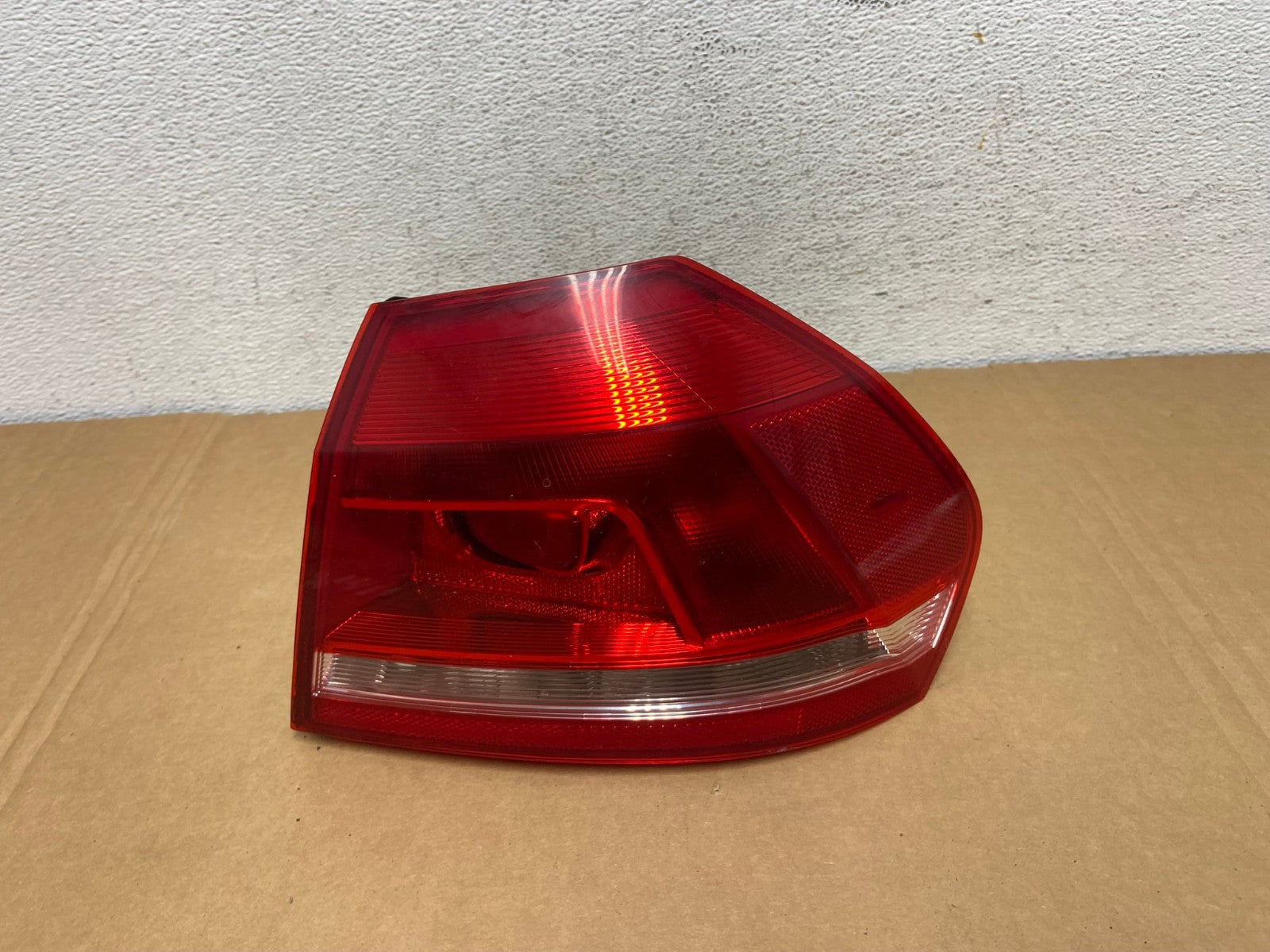 2012 to 2015 Volkswagen Passat Right Passenger Rh Side Tail light AD2548 LK0