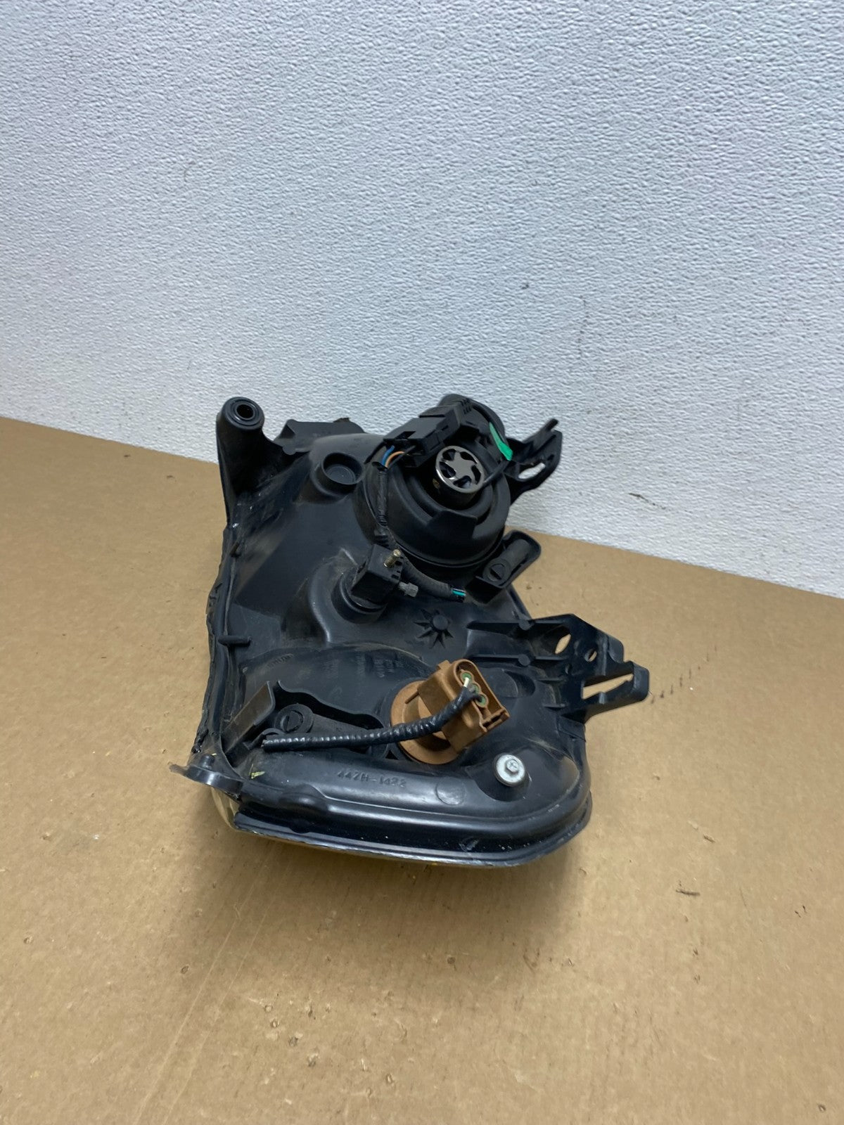2005 - 2006 Mazda Tribute Right Passenger Rh Headlight Oem AC1087 DW8