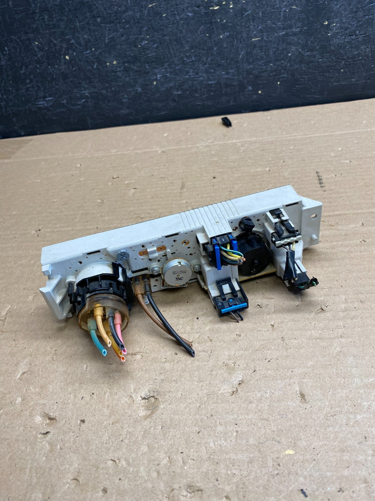 2008-2010 Chevrolet Express 1500 2500 3500 Climate Control Panel AG5225 DG3