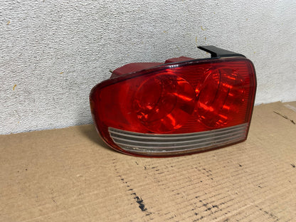 2002 to 2005 Hyundai Sonata Left Driver Lh Side Tail Light AH4061 LK1