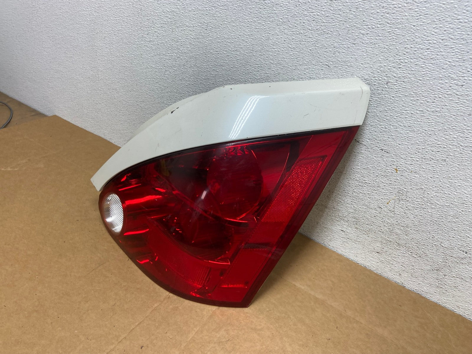 2004 2005 2006 2007 2008 Nissan Maxima Right Passenger Tail Light AD4441 LK1