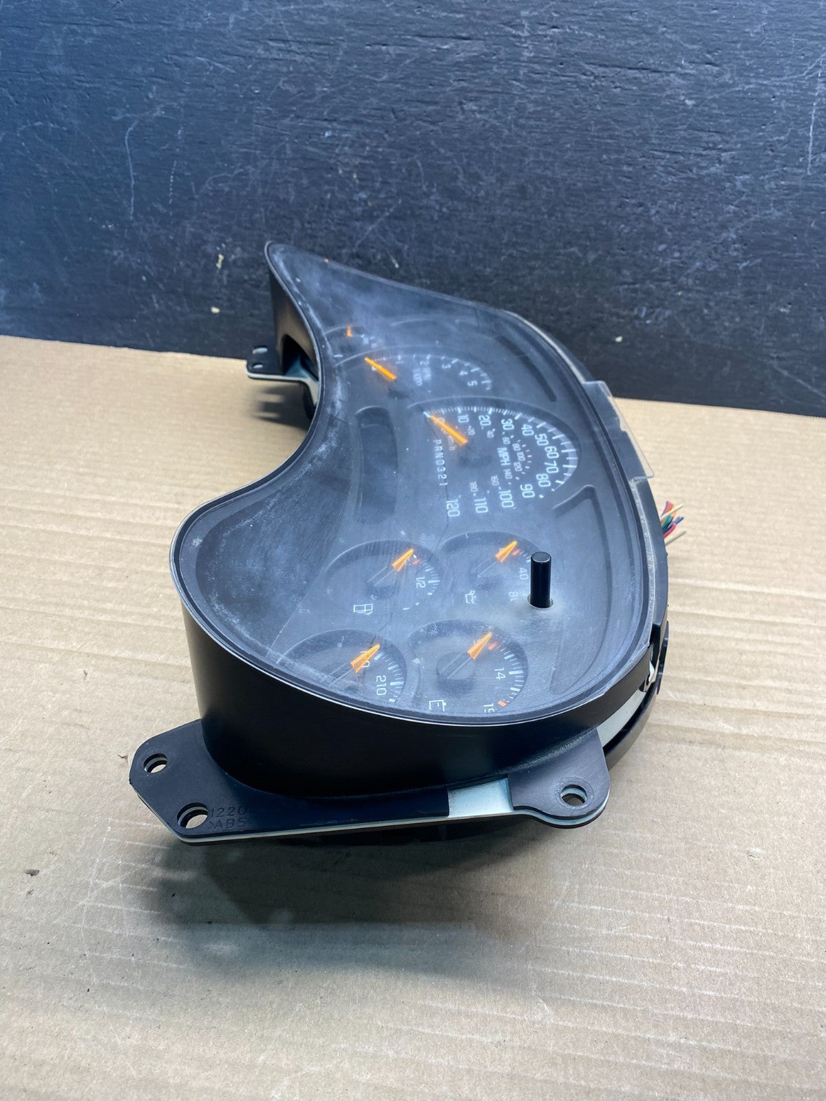 2003 to 2006 Chevrolet Silverado Speedometer Instrument Cluster AF3812 DW2