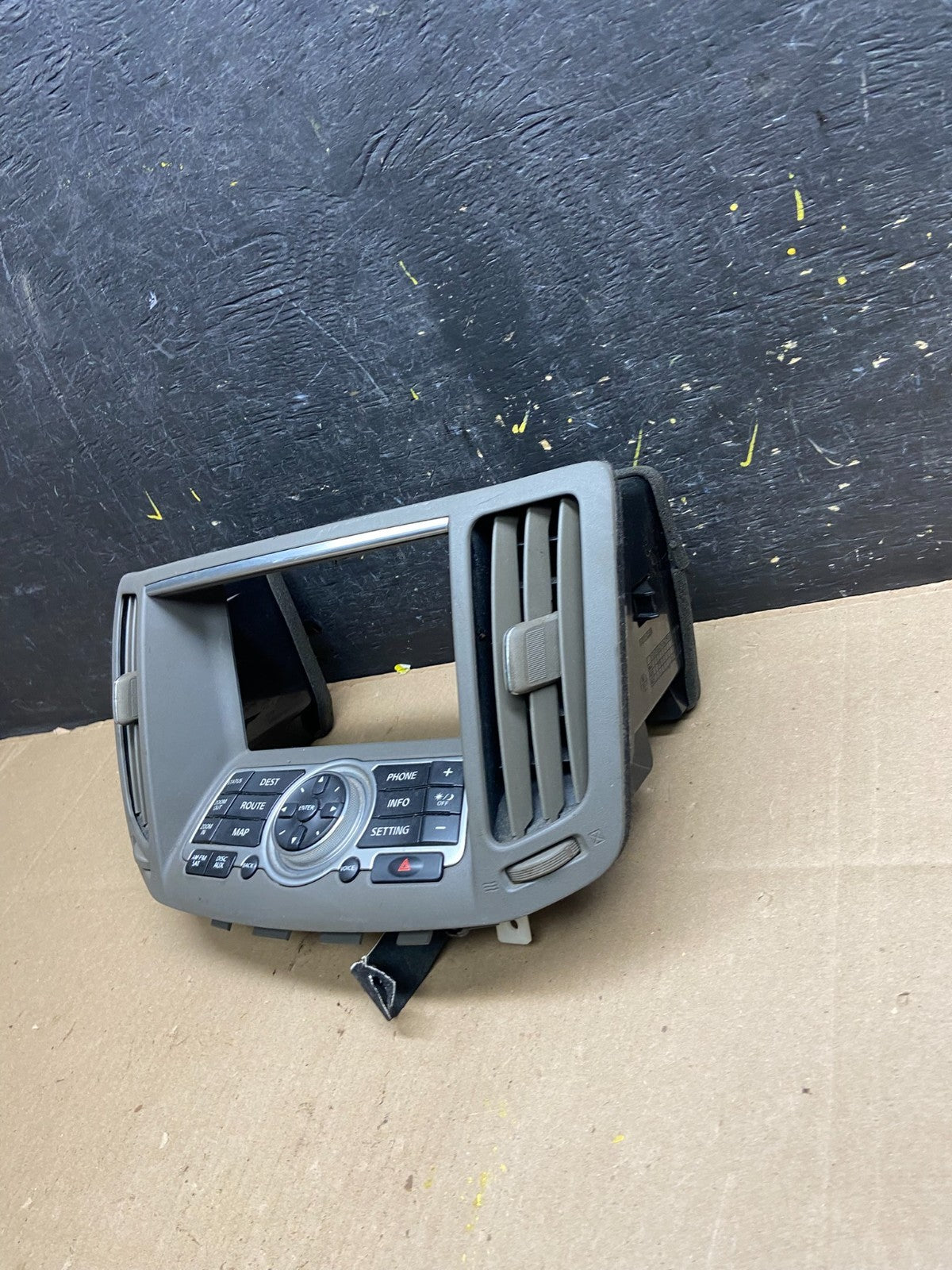 2007 - 2008 Infiniti G35 EX35 Radio Player Screen Panel Bezel t9257 DG2