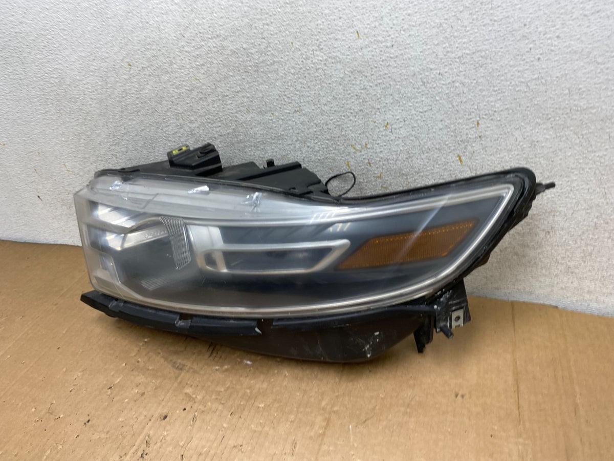 2013 to 2019 Ford Taurus Left Driver LH Side Headlight Halogen AI8878 DW1