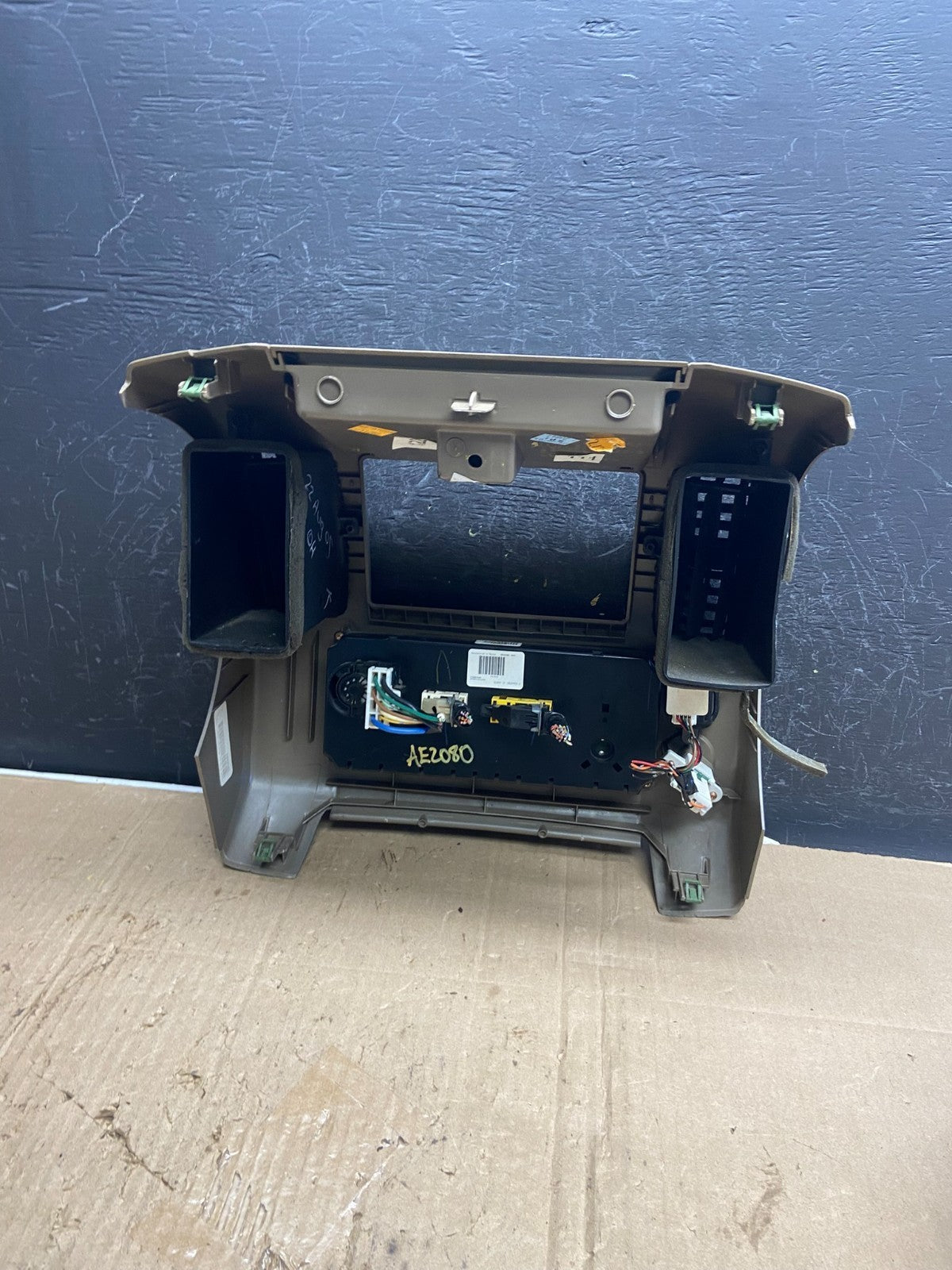 2005-2008 Nissan Pathfinder Radio A/C Heat Temperature Climate Control AE2080 DG6