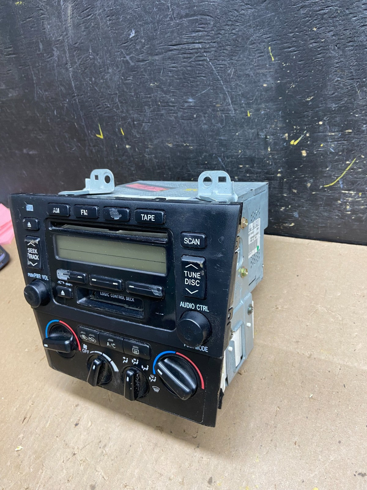 2000 to 2004 Toyota Avalon Radio CD Tape Player U4638 PS3