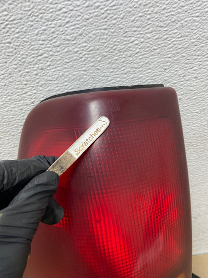 1999-2002 Chevrolet Silverado 1500 Left Driver Lh Side Tail light AI2234 LK3